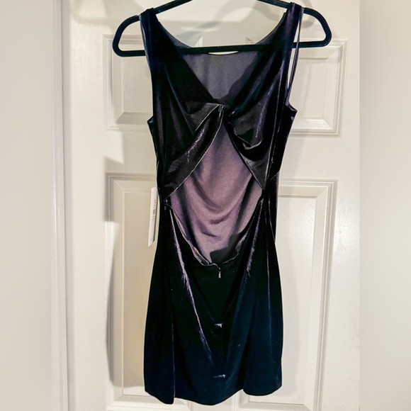 Love by Theia Velvet Cut-Out Dress | Size 8 | NWT - Picture 4 of 6